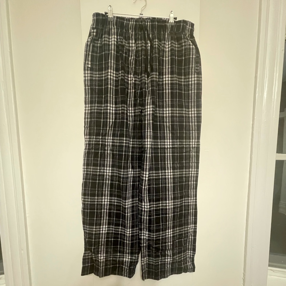 Men’s black and white flannel pajama pant XL